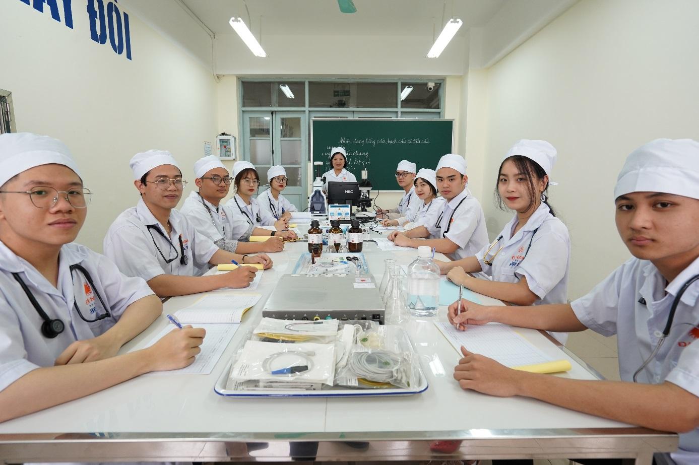 ap-dung-quy-tac-80-20-vao-viec-doc-sach-danh-cho-sinh-vien-y