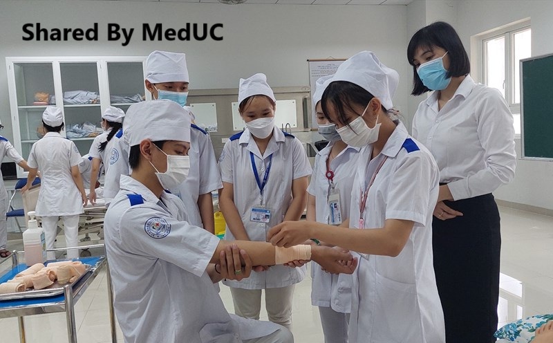 sinh-vien-y-da-tung-hoi-han-khi-theo-nganh-minh-dang-hoc