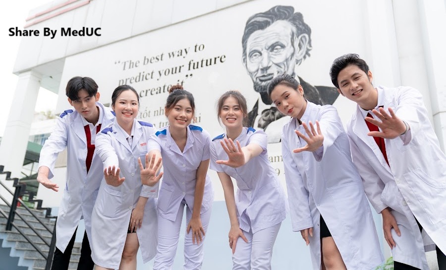 6-nam-hoc-y-hanh-trinh-chua-bao-gio-de-dang