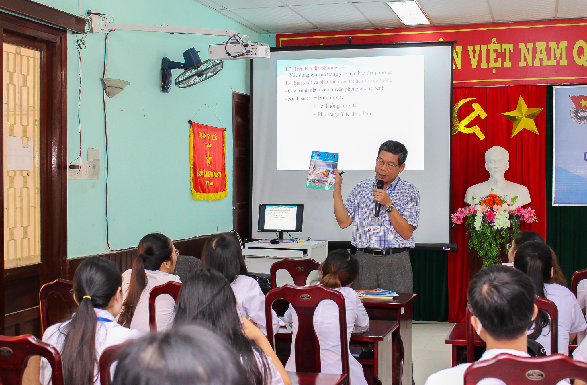 học tập từ các thầy cô