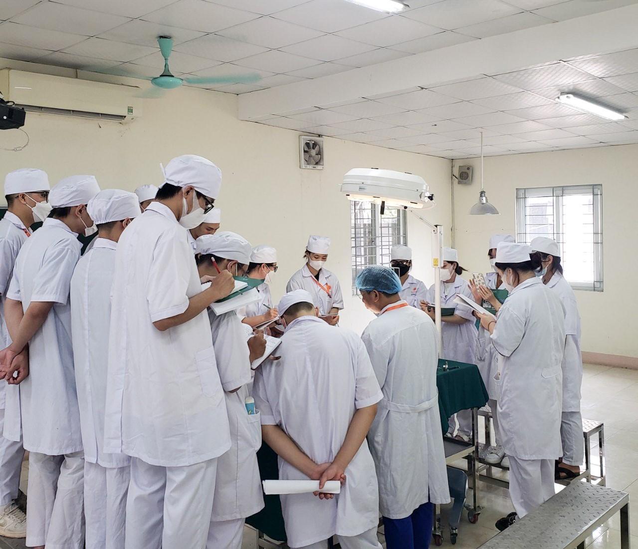 mẹo đi thi chaỵ trạm