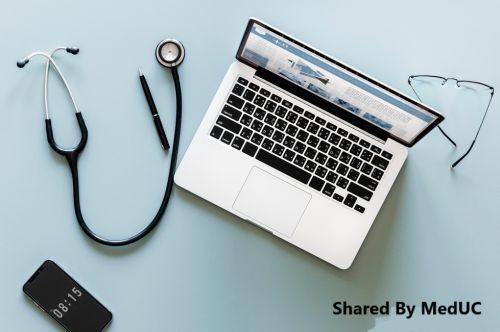 Sinh Viên Y Nên Chọn iPad Hay Laptop? Lựa Chọn Nào Tối Ưu Cho Học Tập?